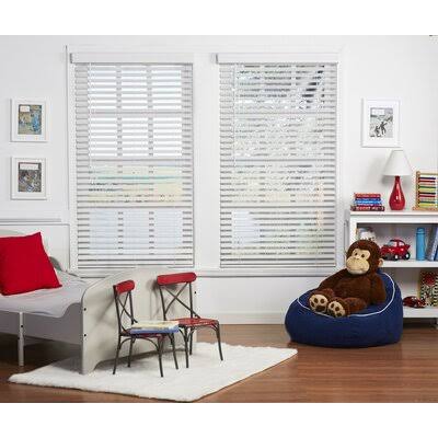 White Horizontal Blind F21766