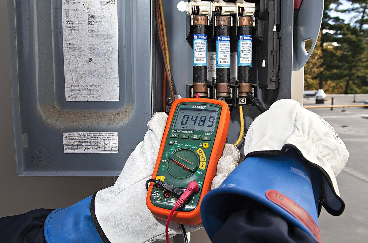 True RMS Professional MultiMeter with NCV and Temperature Measurements G827