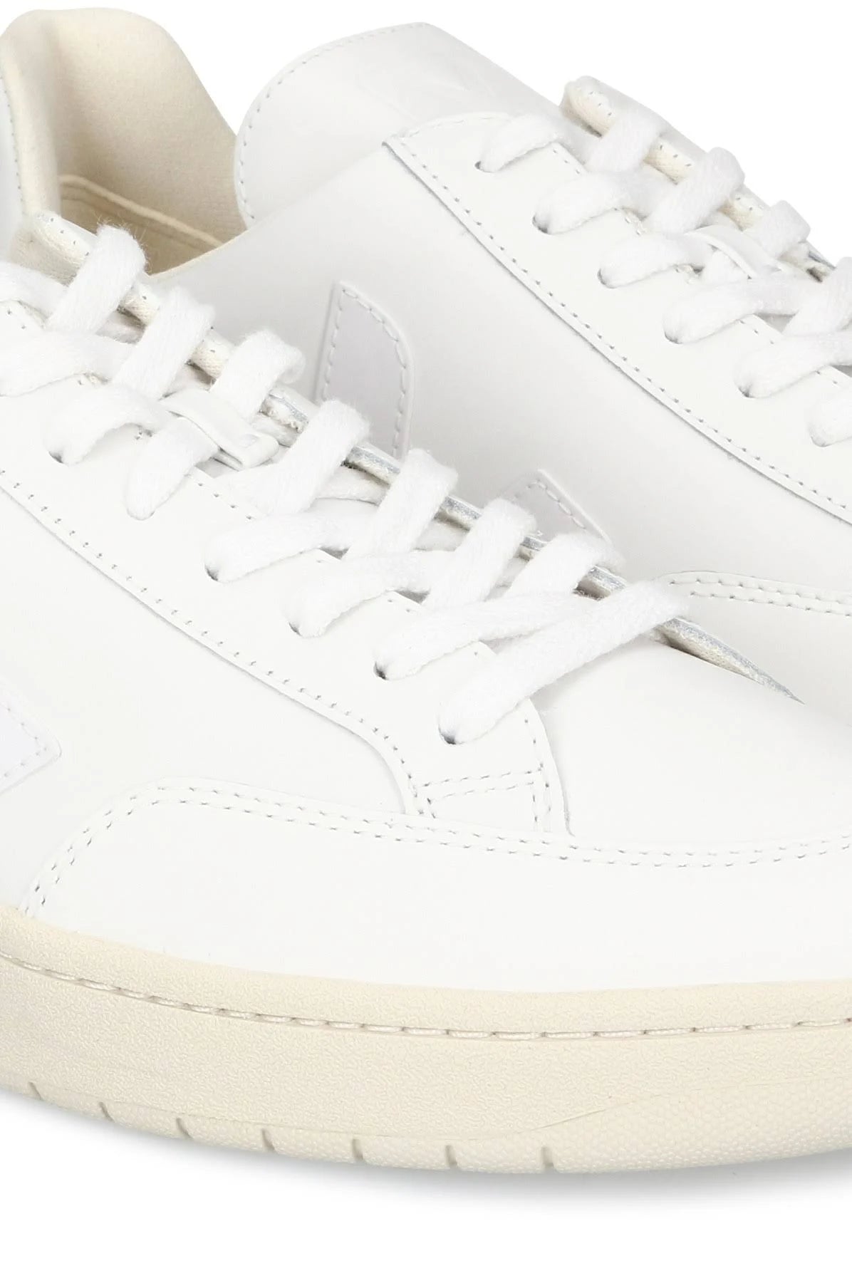 White V-12 Trainers F603994
