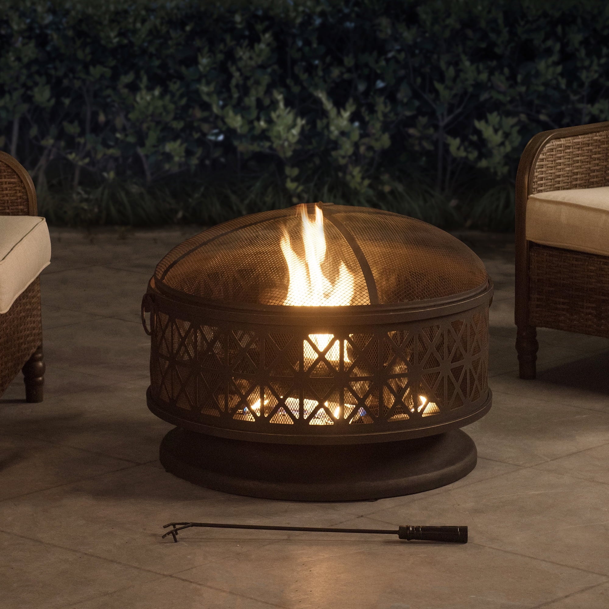 Black Round Steel Outdoor Fire Pit with Spark Screen and Fire Poker L295