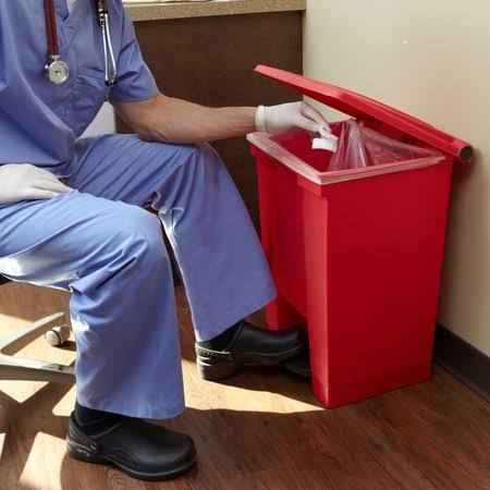 Red 12 gal Polyethylene Trash Can with Foot Pedal H201