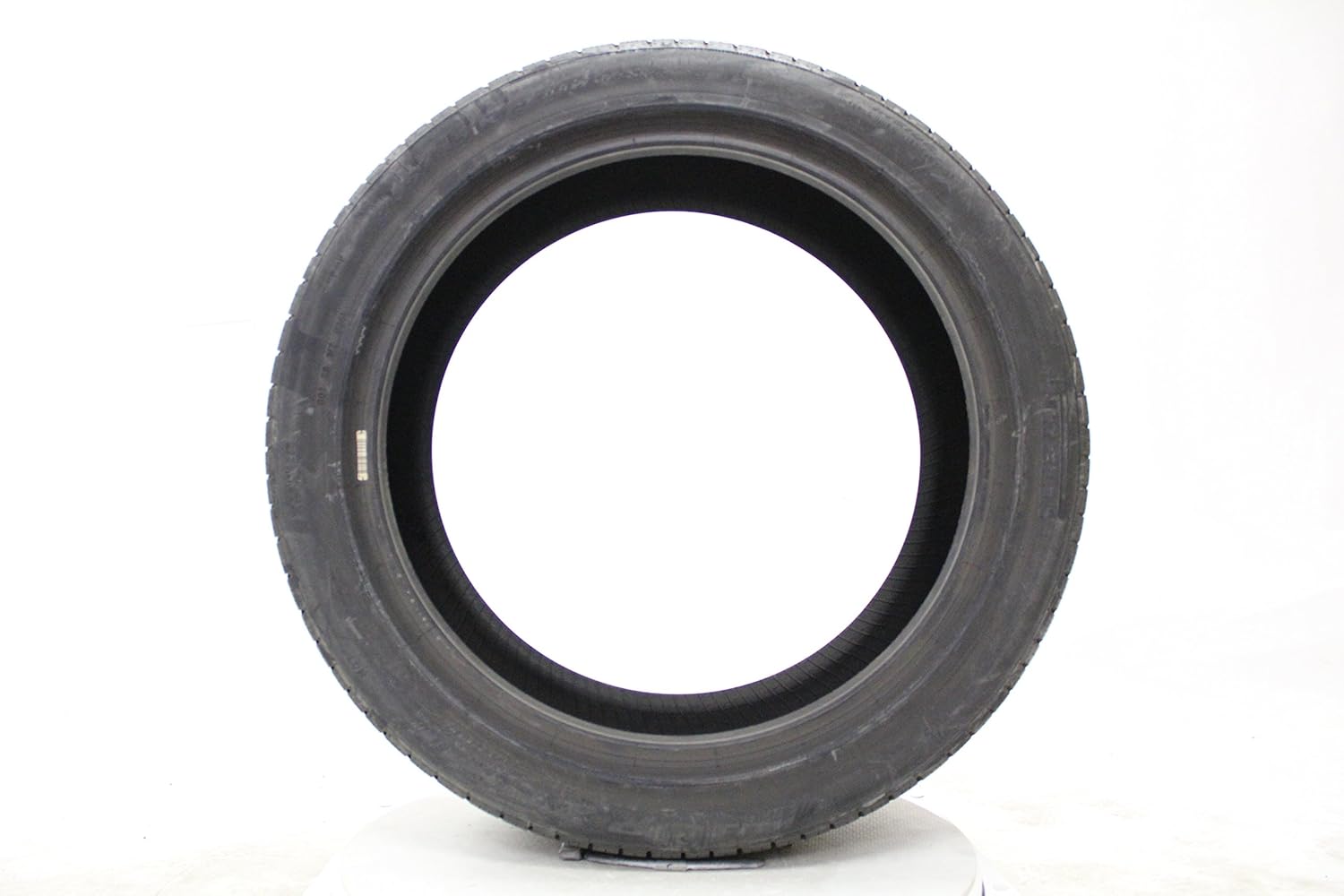 235/40R18 95W Performance Radial Tire R595431