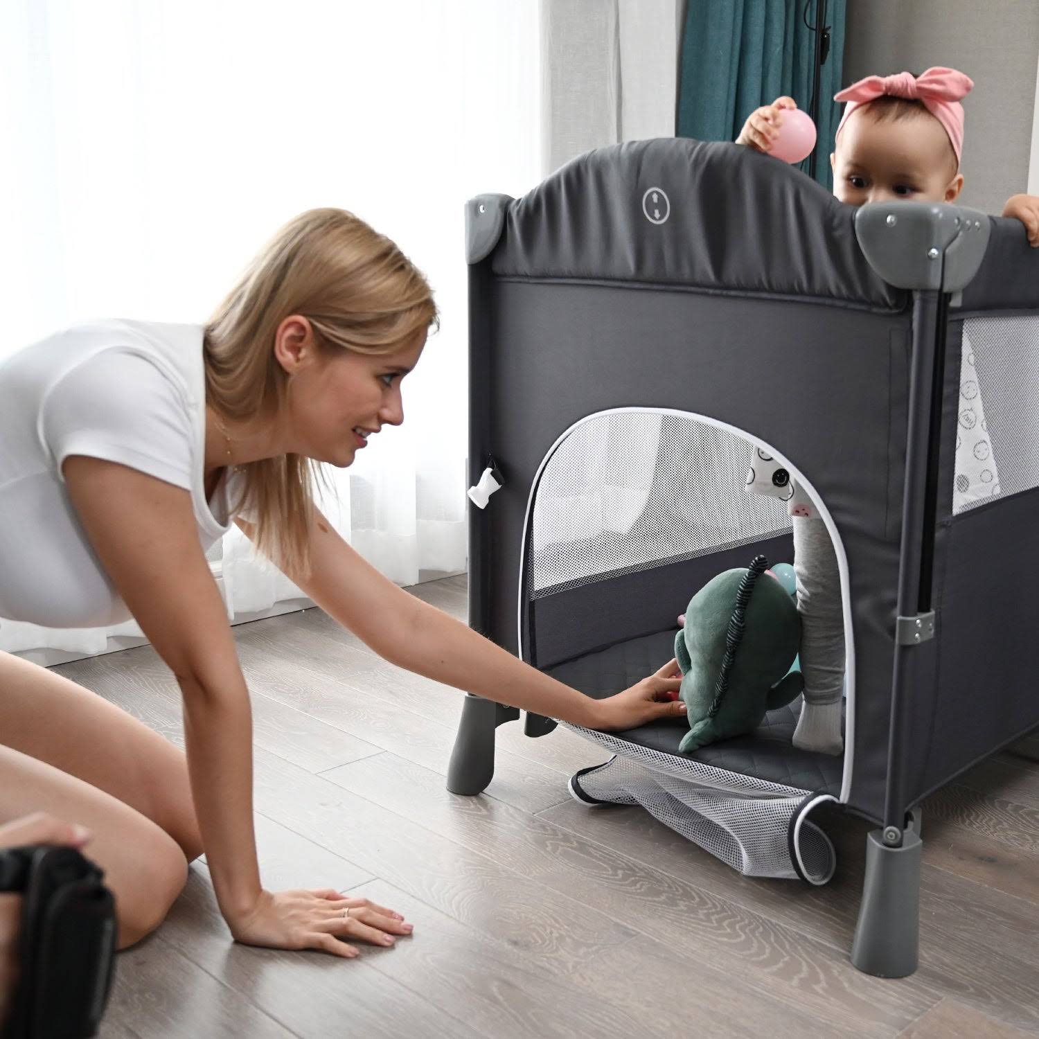 Baby Crib with Mattress Bedside Sleeper V1329