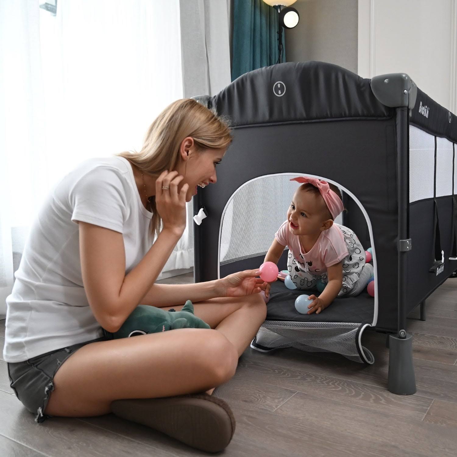 Baby Crib with Mattress Bedside Sleeper V1329