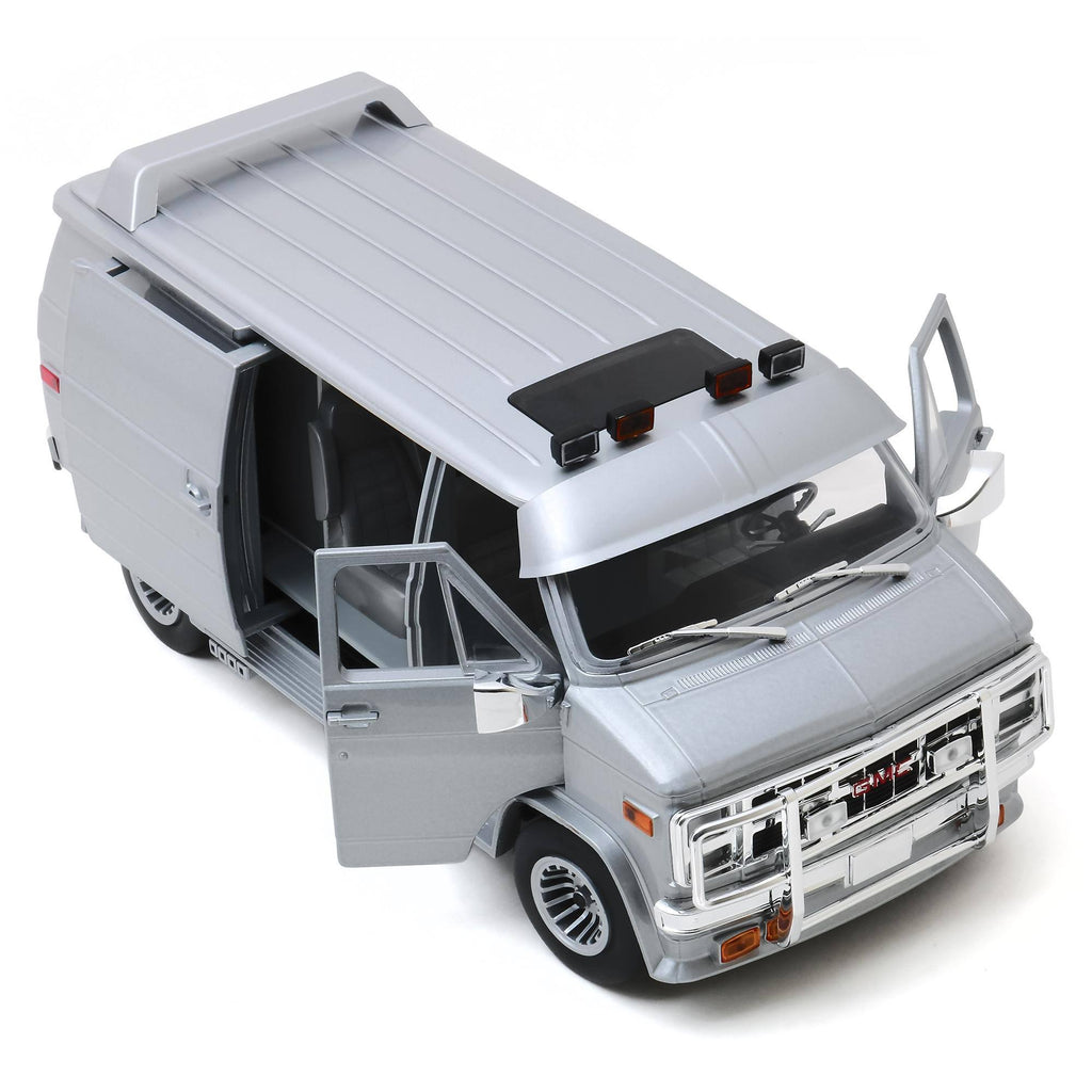 Silver Metallic 1/18 Diecast Model Car G918