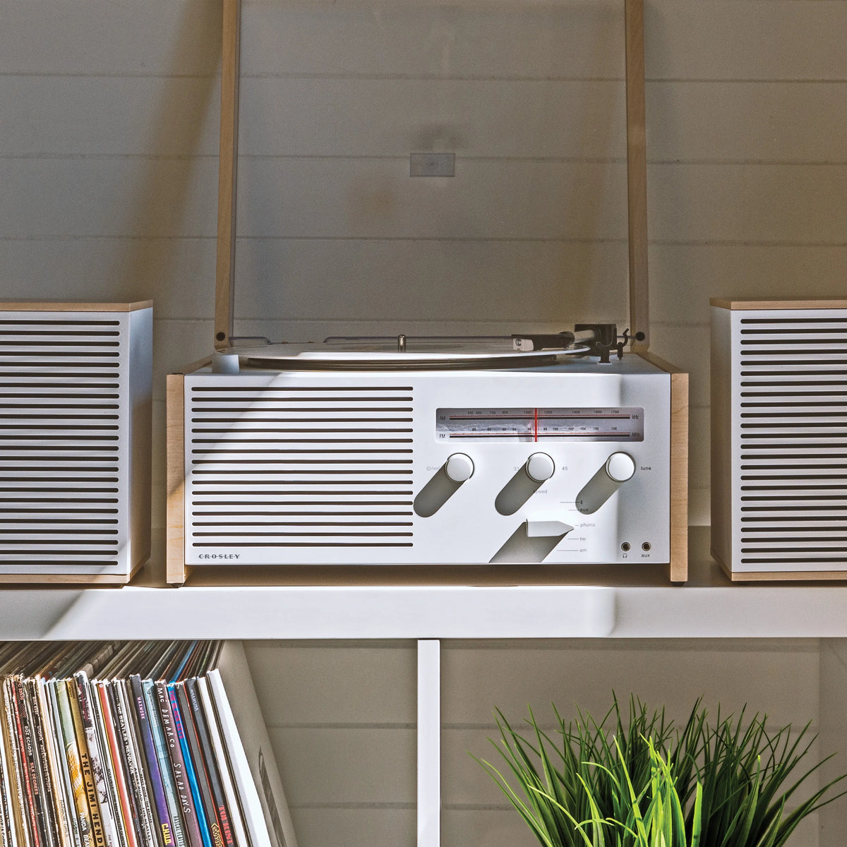 Vinyl Record Player with Speakers and Bluetooth Turntable N740