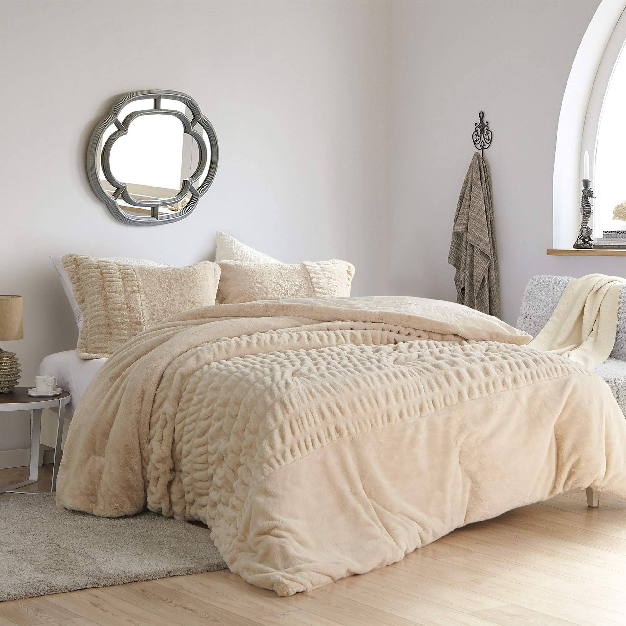 Angora Oversized King Comforter Y9522
