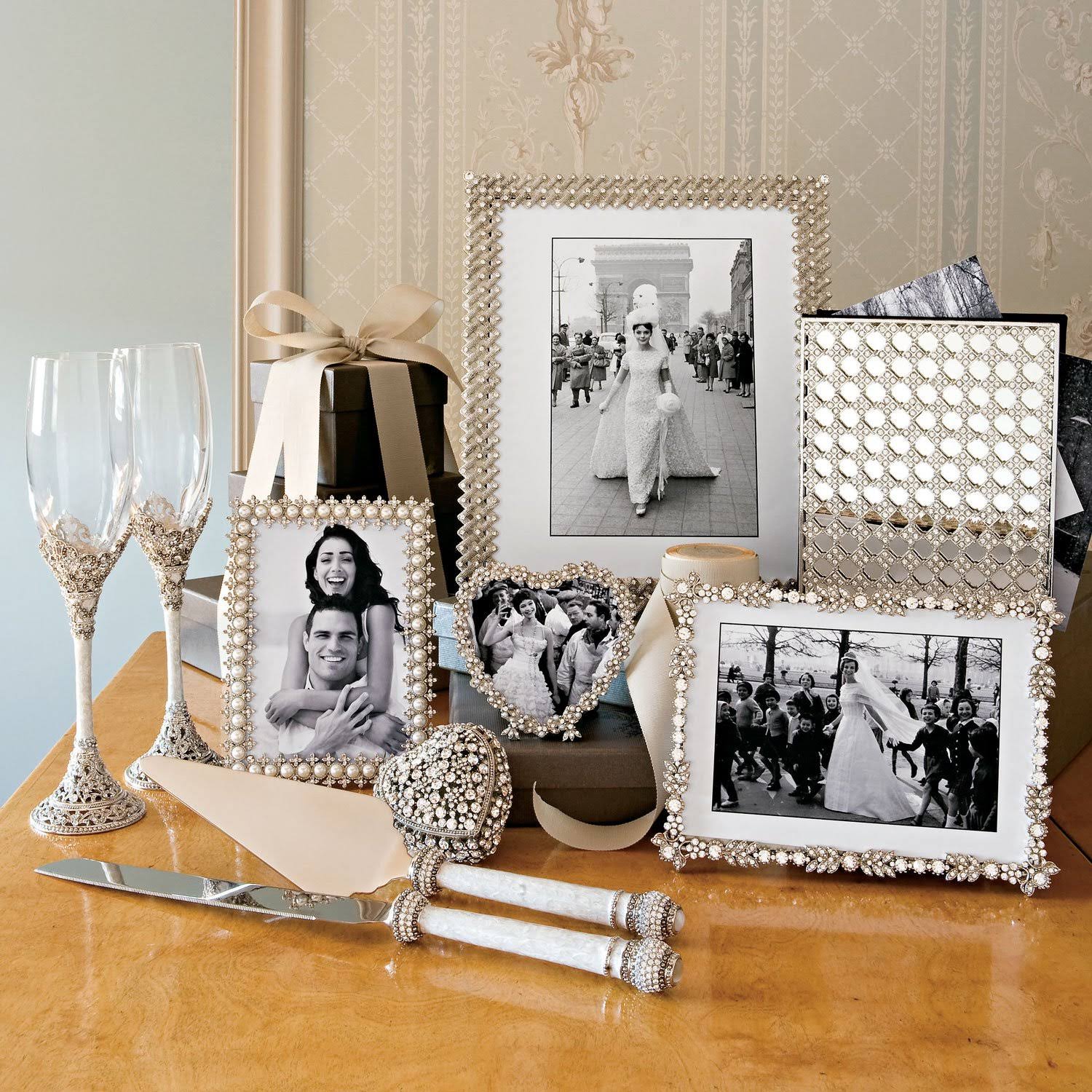 Crystal & Pearl Frame C170